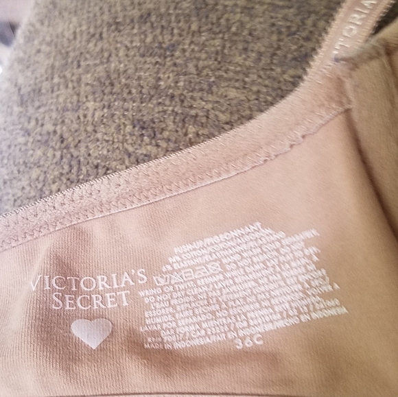 VICTORIA'S SECRET BRA - Picture 3 of 3